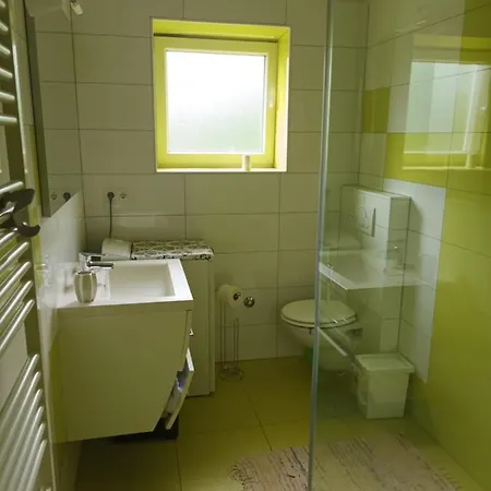 Jane's Garden Apartman