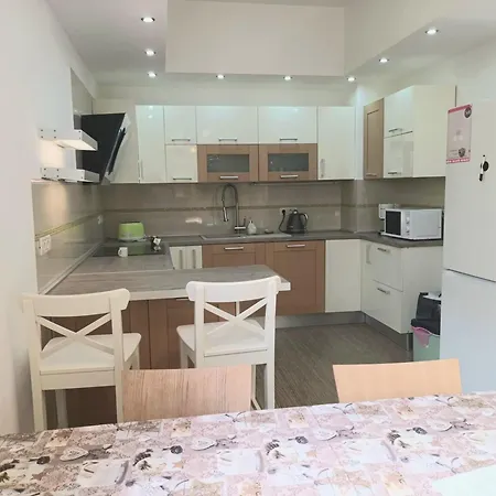 Jane's Garden Apartman *