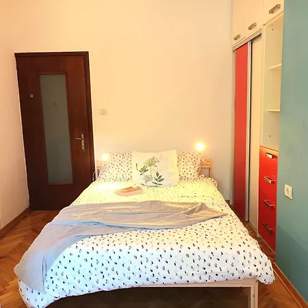 Jane's Garden Apartman *