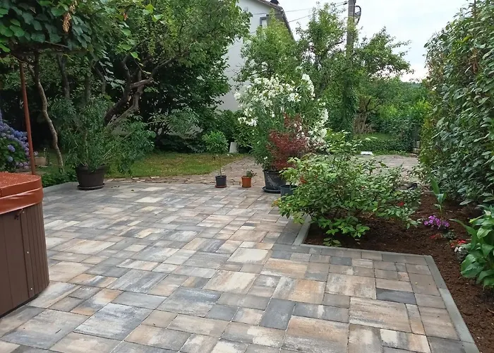 Апартаменты Jane's Garden Матульи
